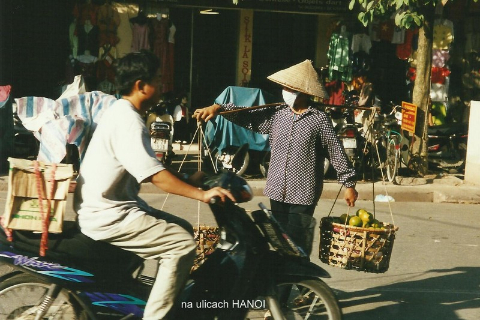 na ulicach HANOI,Azja, hue,hanoi,halong, prelekcje,spotkania,fimy  podroznicze,podroznik,